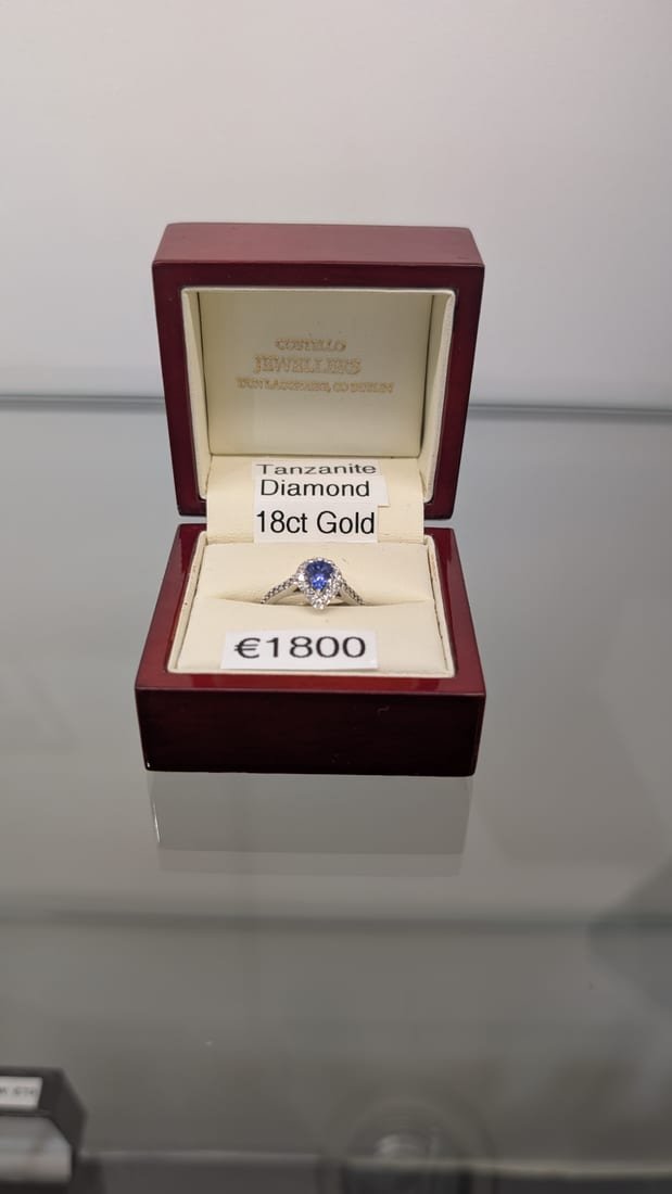 Tanzanite & Diamond Ring, 18ct Gold, Tanzanite & Diamond